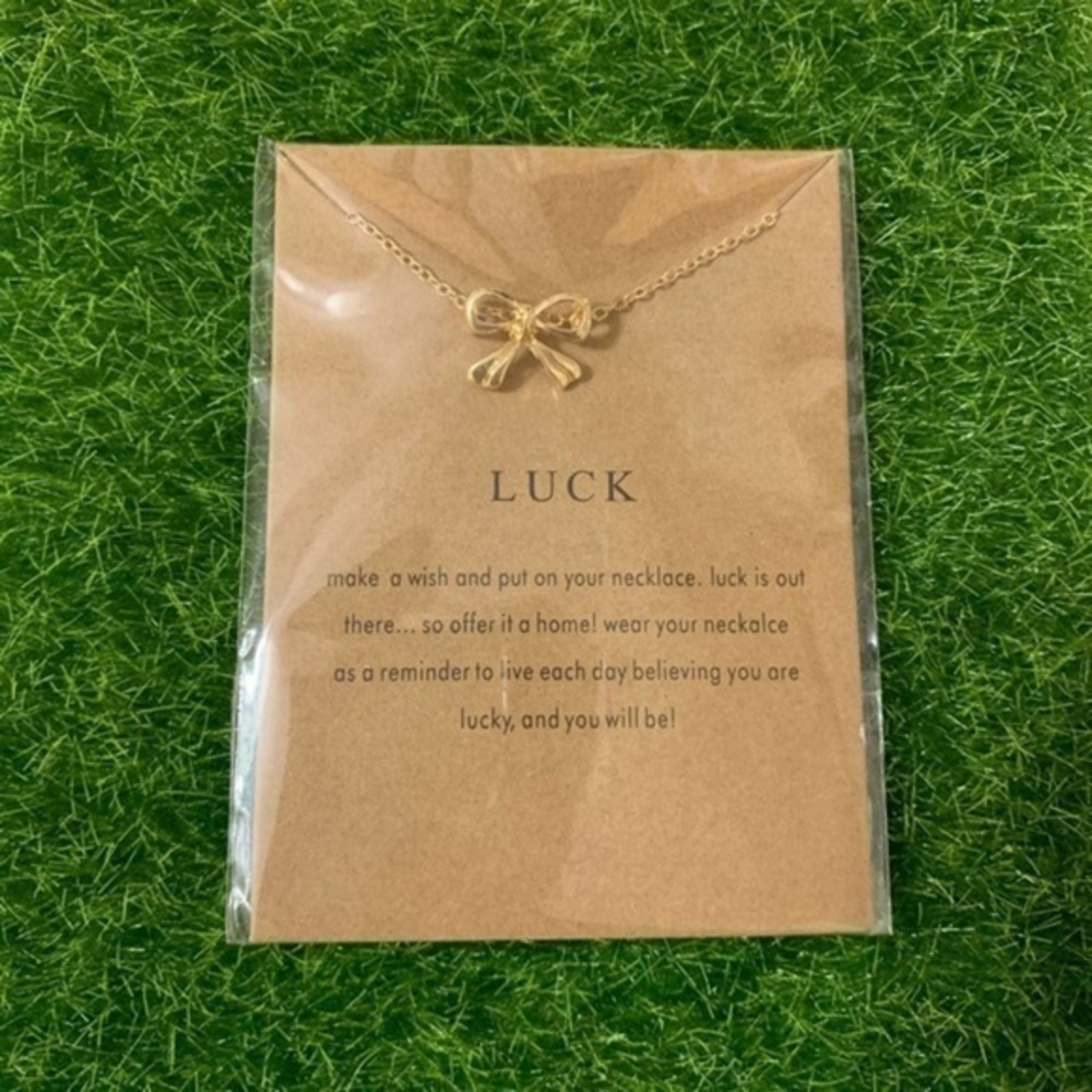 3/$30 💛 Bow “luck” Pendant Necklace